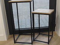 Twee bijzettafels met hoogte 55 en 75 cm. - afbeelding 2 van  2