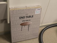 Twee bijzettafeltjes terp met doorsnede 40 cm en hoogte 40 cm. - afbeelding 1 van  2