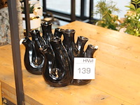 Twee bloemen vaasjes breedte 20 cm. - afbeelding 1 van  2