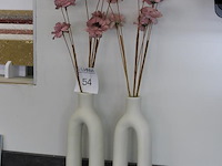 Twee bloemenvazen met hoogte 35 cm. - afbeelding 2 van  2