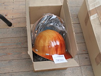 Twee bouwhelmen schuberth. nieuw. - afbeelding 1 van  2