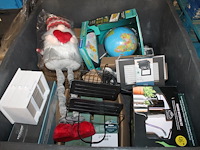 Twee boxen met winkelretouren. let op: exclusief boxen. - afbeelding 2 van  3