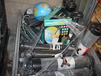 Twee boxen met winkelretouren. let op: exclusief boxen. - afbeelding 3 van  3