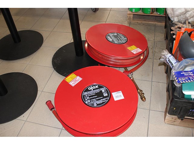 Twee brandslang haspels ajax. - afbeelding 1 van  2