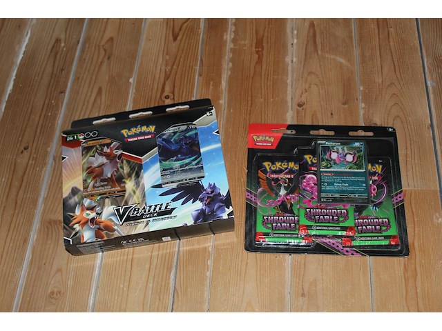 Twee bundels pokemon kaarten vbattle deck en schrouded fable. onderdeel van combinatiekavel kavels p001 t/m p051 combinatiekavel - afbeelding 2 van  3