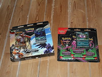 Twee bundels pokemon kaarten vbattle deck en schrouded fable. onderdeel van combinatiekavel kavels p001 t/m p051 combinatiekavel - afbeelding 2 van  3