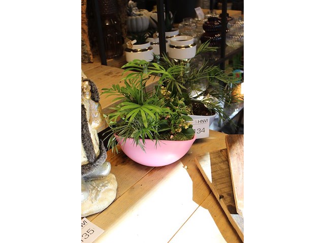 Twee decoratieve vazen blauw en roze. - afbeelding 2 van  2