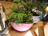 Twee decoratieve vazen blauw en roze. - afbeelding 2 van  2