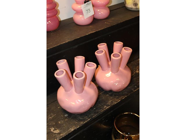 Twee design bloemenvazen hoogte 23 cm. - afbeelding 2 van  2