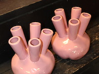 Twee design bloemenvazen hoogte 23 cm. - afbeelding 2 van  2