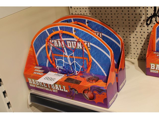 Twee deurbasketbalsets. - afbeelding 1 van  1