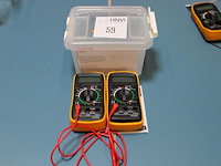 Twee digitale multimeters, incompleet. - afbeelding 1 van  3