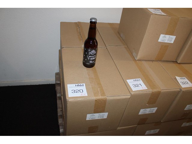 Twee dozen blond 't krut tht 10-2026. totaal 48 flesjes. - afbeelding 1 van  3