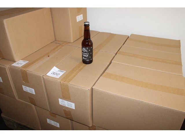 Twee dozen blond 't krut tht 10-2026. totaal 48 flesjes. - afbeelding 1 van  3