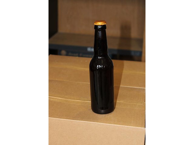 Twee dozen dubbel bier a 24 flessen. tht 1-11-26. - afbeelding 2 van  2