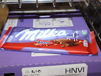 Twee dozen milka daim repen. 44 stuks. - afbeelding 1 van  2