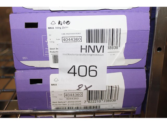 Twee dozen milka daim repen. 44 stuks. - afbeelding 2 van  2