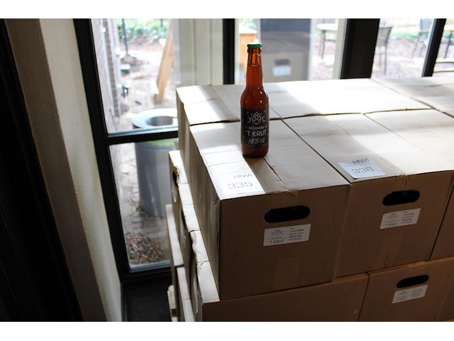 Twee dozen neipa 't krut tht 08-2026. totaal 48 flesjes. - afbeelding 1 van  3