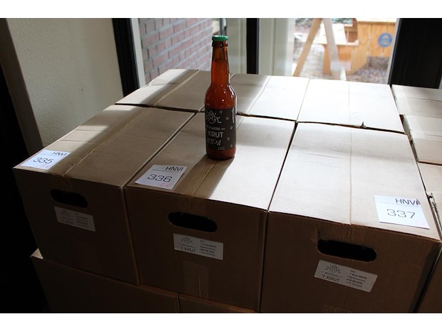 Twee dozen neipa 't krut tht 08-2026. totaal 48 flesjes. - afbeelding 1 van  3