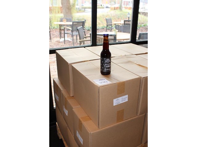 Twee dozen quadrupel 't krut tht 07-2027. totaal 48 flesjes. - afbeelding 2 van  3