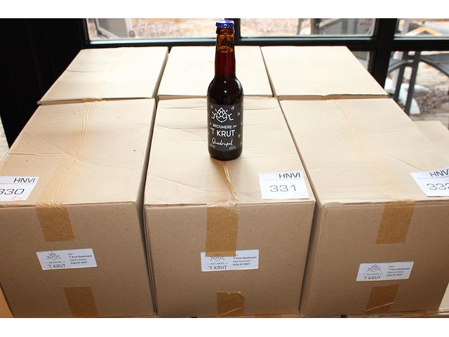 Twee dozen quadrupel 't krut tht 07-2027. totaal 48 flesjes. - afbeelding 1 van  3
