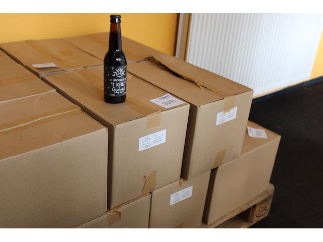 Twee dozen quadrupel whisky infused. totaal 48 flesjes. - afbeelding 1 van  3