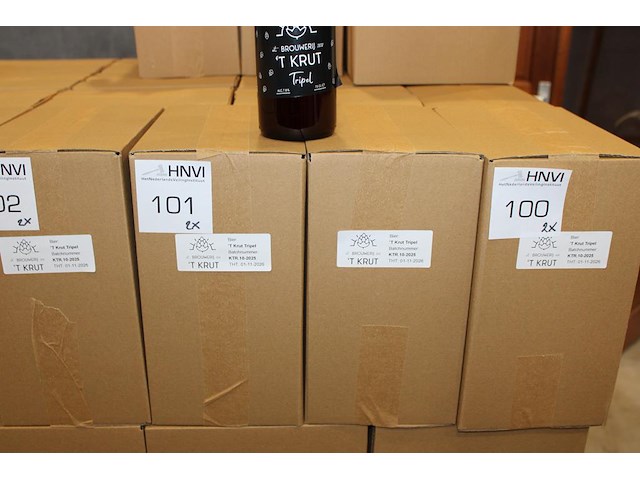 Twee dozen tripel bier a 6 flessen van 75 cl. tht 1-11-26. - afbeelding 1 van  3
