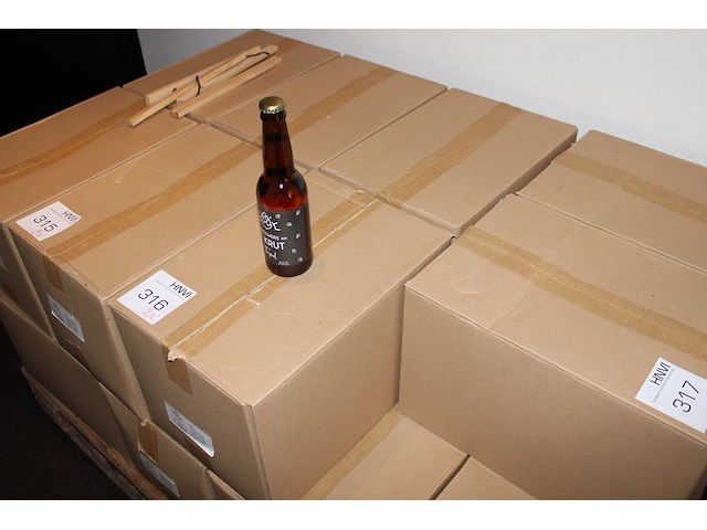 Twee dozen triple 't krut tht 07-2026. totaal 48 flesjes. - afbeelding 1 van  3