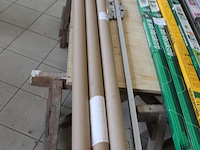 Twee driepuntsloten en drie eenpuntsloten met bijpassende tochtstrips. - afbeelding 2 van  2