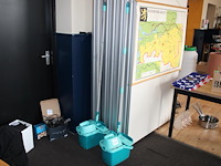 Twee dweilkoppen leifheit met emmer. - afbeelding 1 van  2