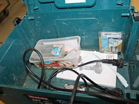 Twee elektrische nietmachines in mbox. - afbeelding 2 van  3