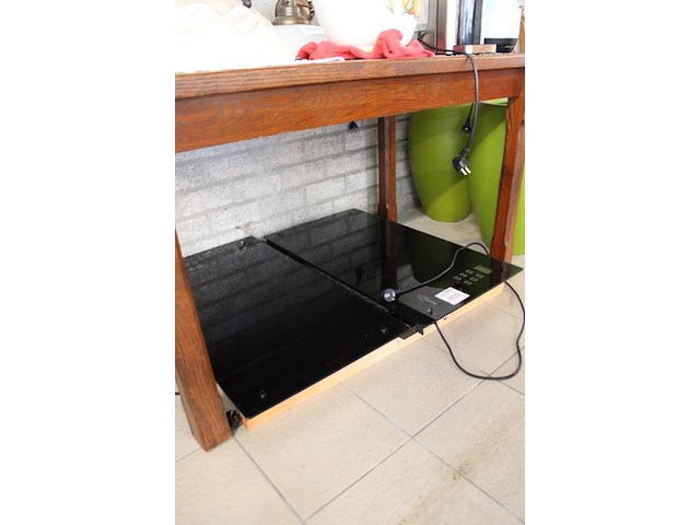 Twee elektrische verwarmers prolite. afmeting 86 x 47 cm. - afbeelding 2 van  2