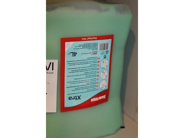 Twee flacons handzeep zwarfega. 2x 4l. - afbeelding 2 van  2