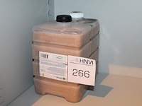 Twee flacons met 2,5l zeep. - afbeelding 1 van  2
