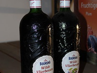 Twee flessen bessenjenever. - afbeelding 2 van  2