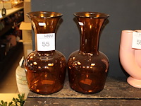 Twee glazen bloemenvazen hoogte 33 cm. - afbeelding 1 van  2