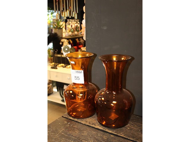 Twee glazen bloemenvazen hoogte 33 cm. - afbeelding 2 van  2