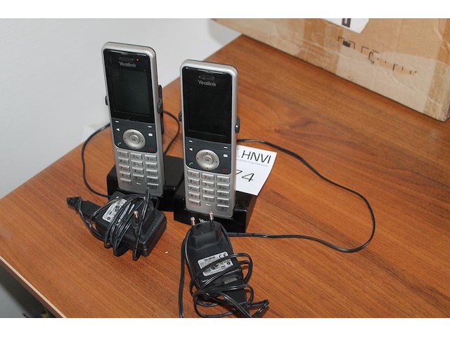 Twee handheld telefoons yealink w56h. - afbeelding 1 van  3