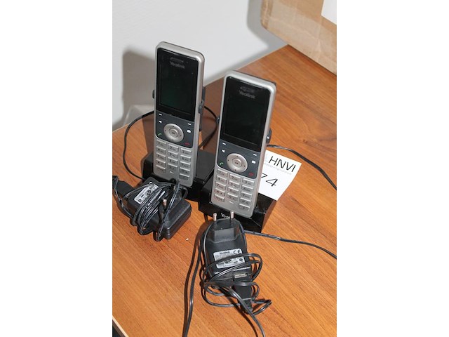 Twee handheld telefoons yealink w56h. - afbeelding 2 van  3