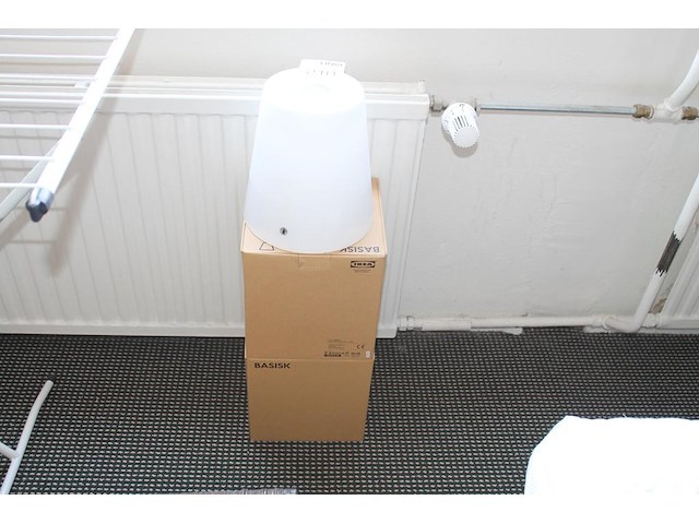 Twee hanglampen ikea basisk. - afbeelding 1 van  2