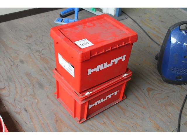 Twee hilti koffers met kitspuit accessoires. - afbeelding 1 van  3