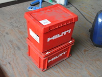Twee hilti koffers met kitspuit accessoires. - afbeelding 1 van  3