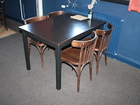 Twee horecatafels met 8 stoelen. afmeting 120 x 80 x 76 cm. - afbeelding 2 van  5