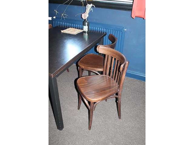 Twee horecatafels met 8 stoelen. afmeting 120 x 80 x 76 cm. - afbeelding 3 van  5