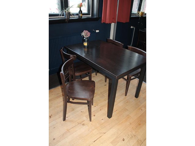 Twee horecatafels met 8 stoelen. afmeting 120 x 80 x 76 cm. - afbeelding 5 van  5