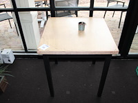 Twee horecatafels met afmeting 70 x 70 x 75 cm.