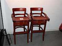 Twee houten kinderstoelen. - afbeelding 1 van  2