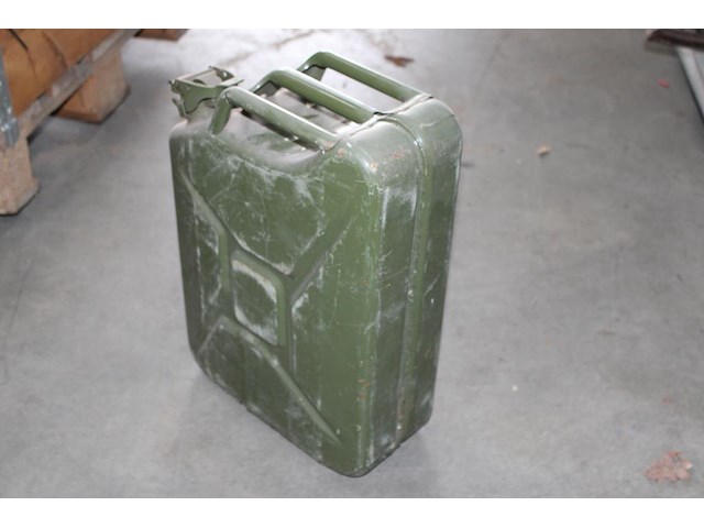 Twee jerrycans 20 liter - afbeelding 3 van  3