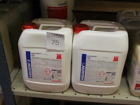 Twee jerrycans a 12l aquafin-f schomburg. - afbeelding 1 van  2