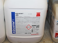 Twee jerrycans a 12l aquafin-f schomburg. - afbeelding 2 van  2